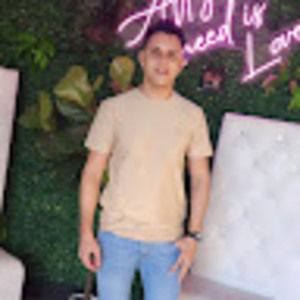 Meet your Posher, Ernesto rafael